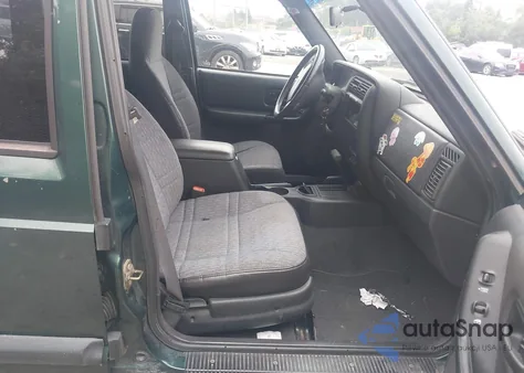 2000 Jeep Cherokee Sport from USA, damaged, VIN 1J4FF48S5YL262719